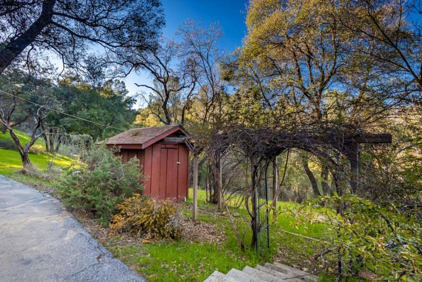 Sierra Vista Lookout Lodge With Creek, Waterfall And Waterholes, Minutes From Bass Lake And Yosemite South Gate North Fork 외부 사진